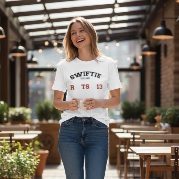 Women's New Swiftie Tee 2X - Picture 1 of 5